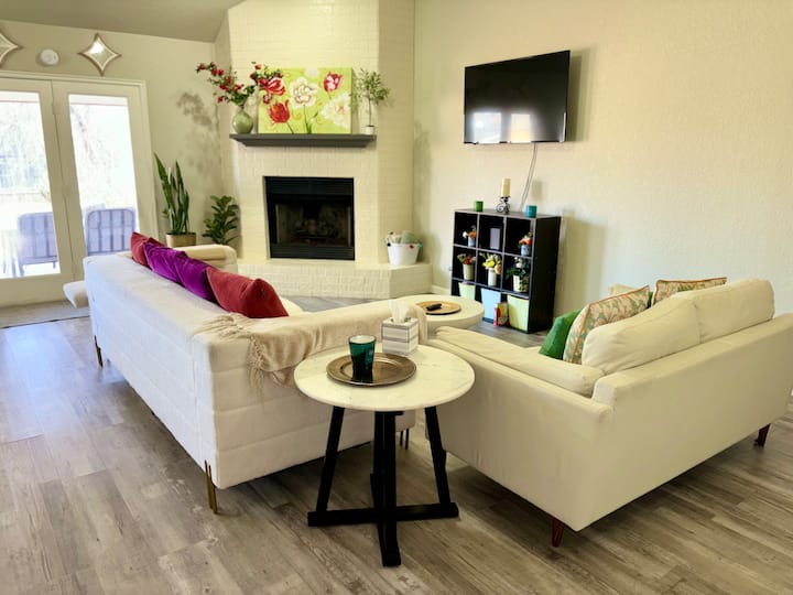 Lovely Central Edmond Home - Edmond, OK