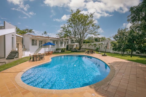 Stunning House/Garden City/Pool/Nightclub