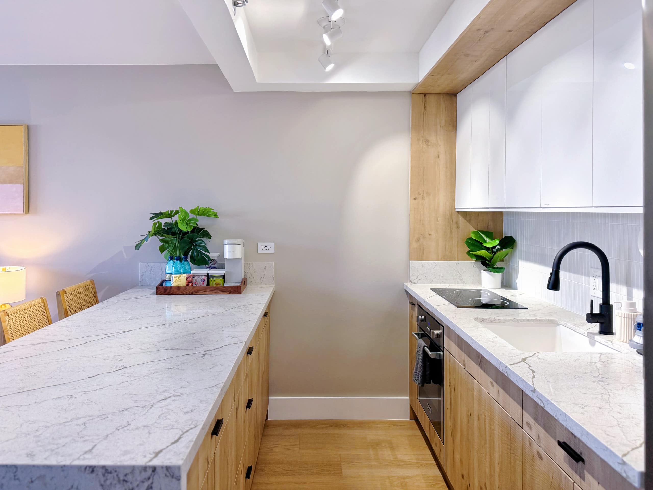 20F-Upscale Mountain View-1BR-Near Beach~ - Image 17