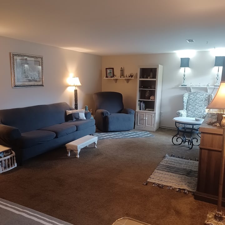 Breathtaking Country Duplex - Missouri City, MO