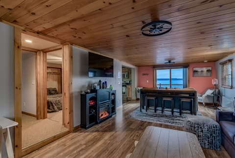 Popular Airbnb listing: Black Bay Chalet- Charming Lakeside Hideaway in Watertown / Fort Drum