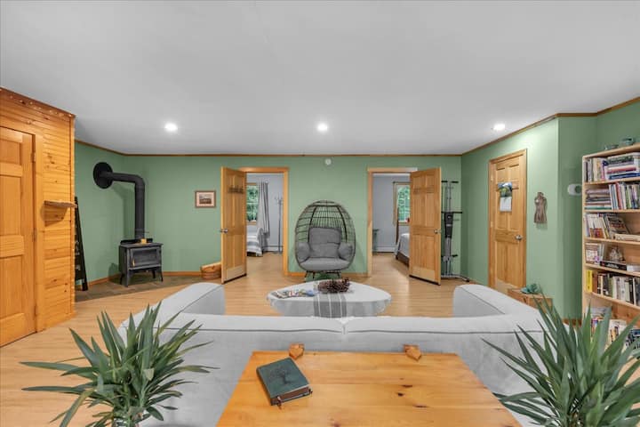 Quiet Unit W/ Outdoor Shower, Fire Pit Near Acadia - Maine