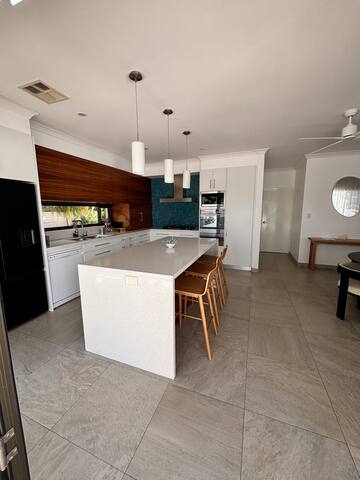 Home with Ocean Views gallery image 5