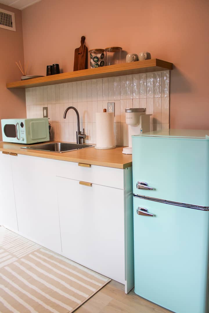 Quiet Private, Free Parking, Central Miami - Miami, FL