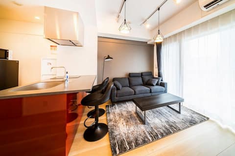 5-minute walk from the nearest station! / Urban and stylish living in the popular Akasaka area / Cla