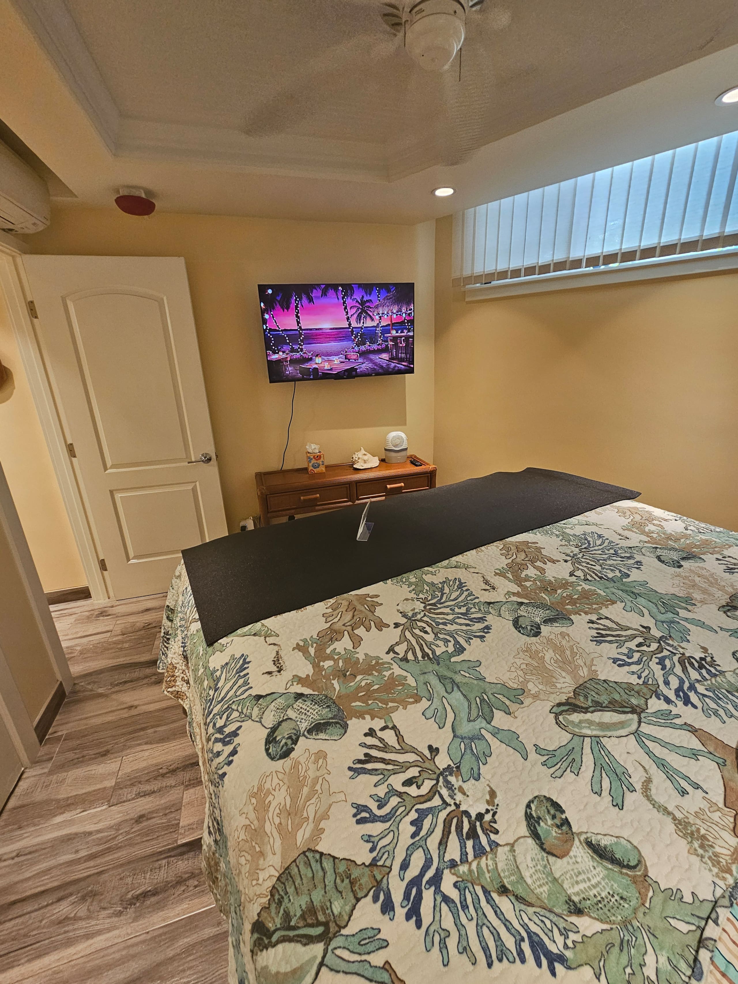 Condo in Kailua-Kona · ★4.95 · 1 bedroom · 2 beds · 1 private bath - Image 21