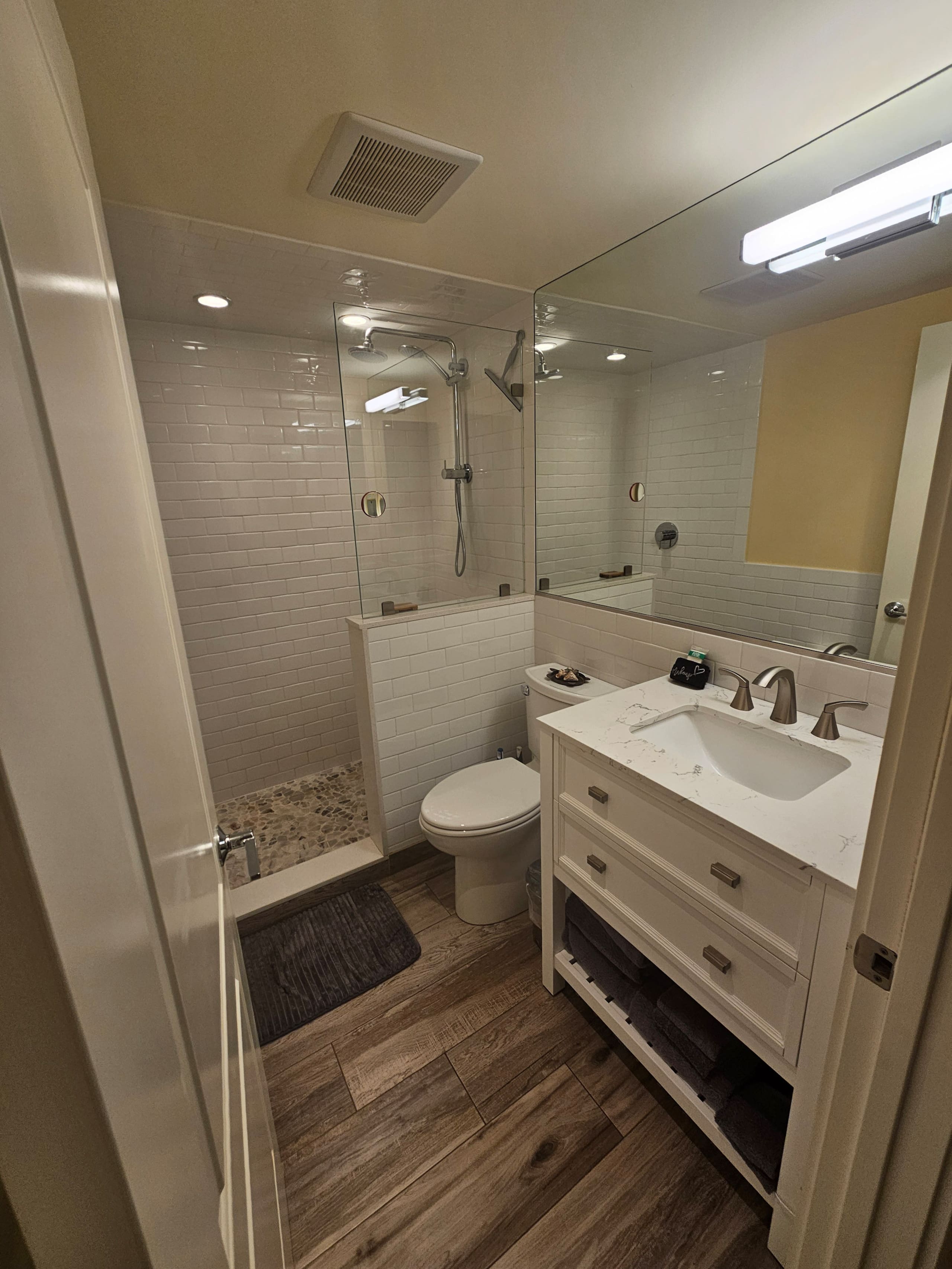 Condo in Kailua-Kona · ★4.95 · 1 bedroom · 2 beds · 1 private bath - Image 27