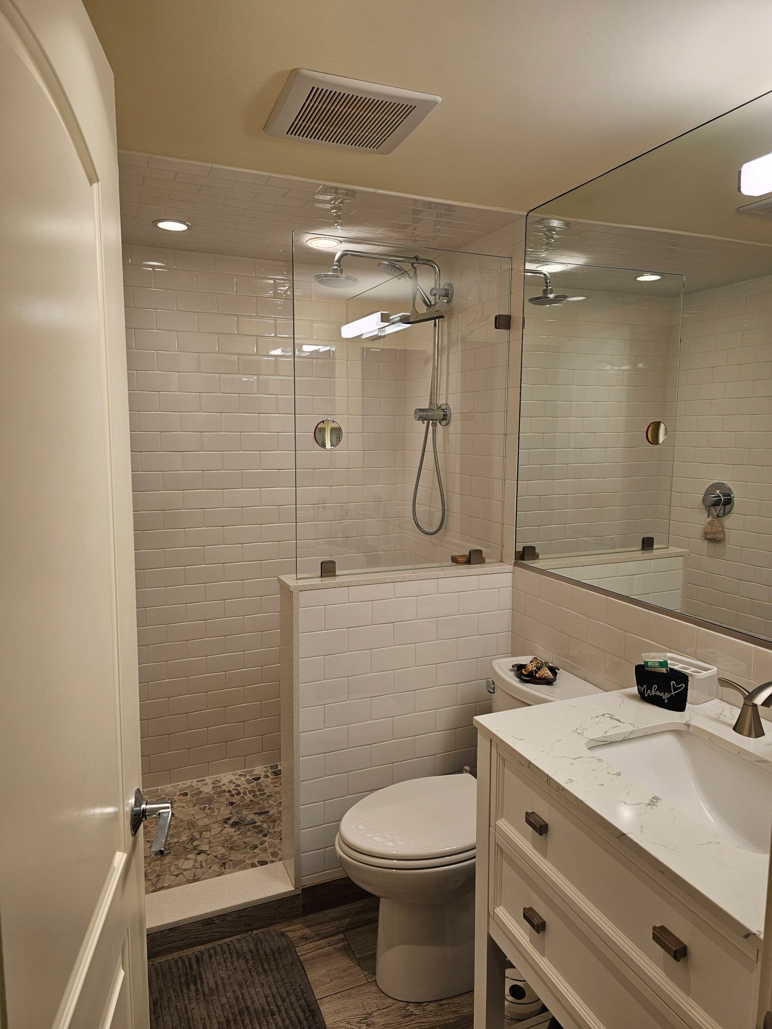 Condo in Kailua-Kona · ★4.95 · 1 bedroom · 2 beds · 1 private bath - Image 25