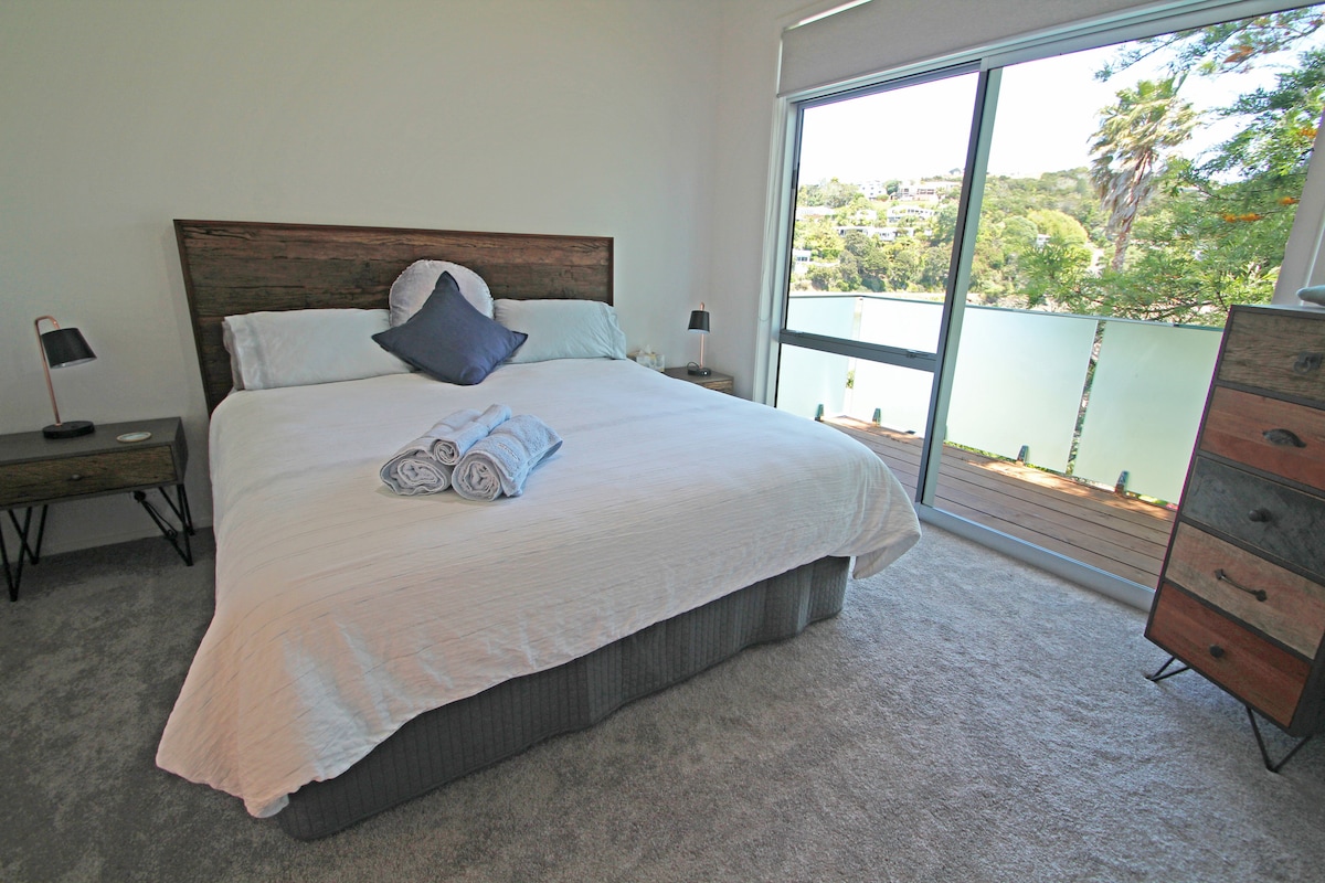 Dormitorio principal con cama Superking