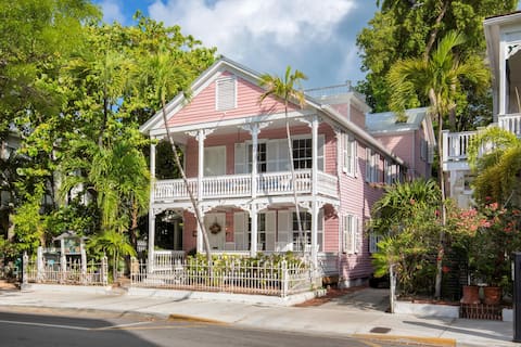 William Skelton Home - Sleeps 16 just off Duval St