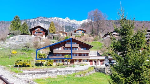 5' to lake+train, spacious, garden, 2 parkings