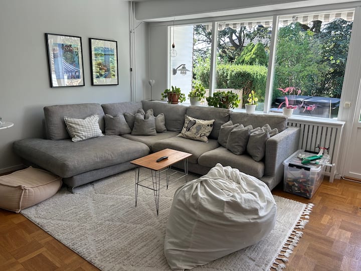 Rymligt Radhus Med Spabad - Stockholm