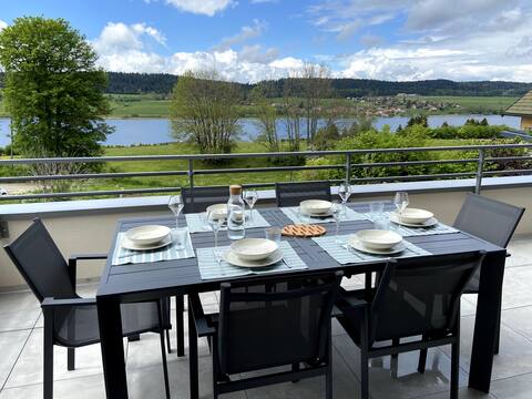 Duplex 6 people, panoramic view of the lake