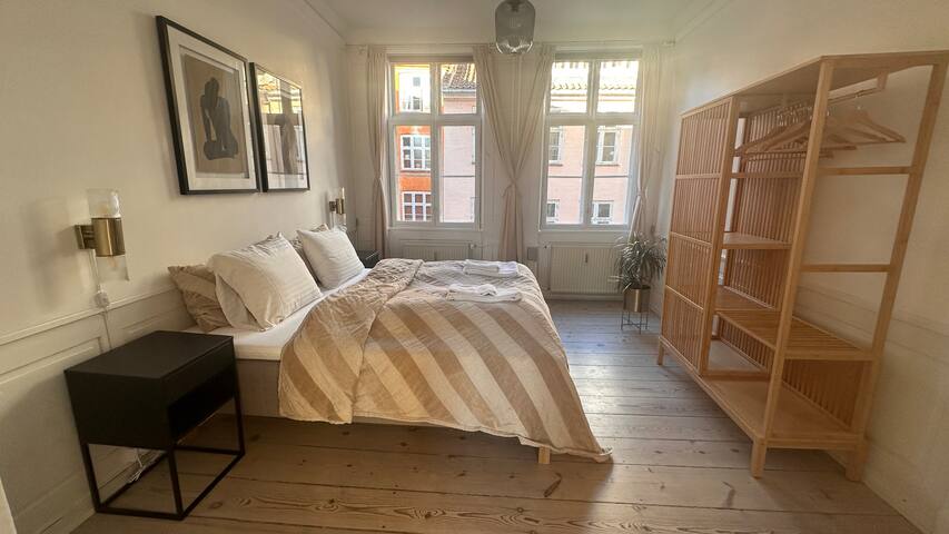 The Square 2 gallery image 3