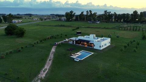 Casa de campo en lote de 1ha - Total tranquilidad