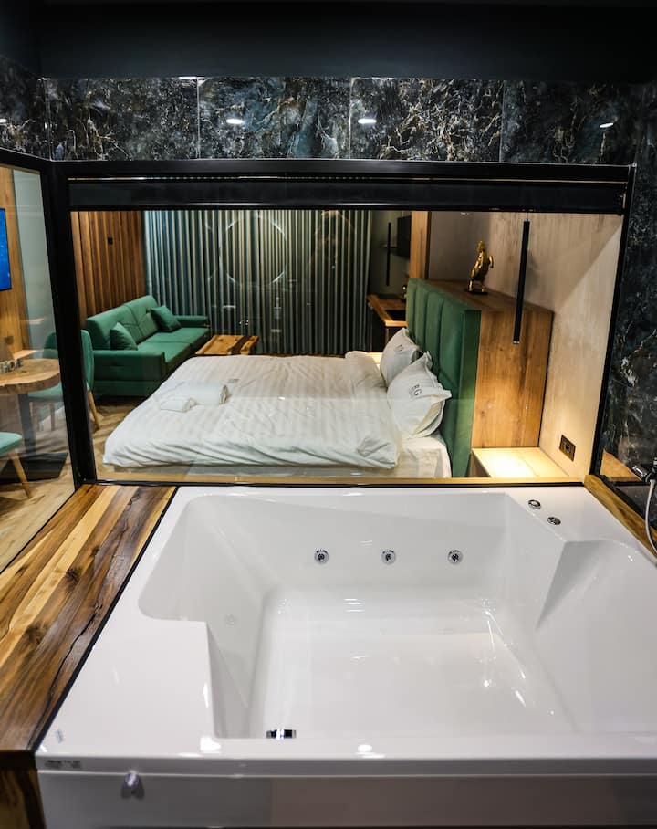 B.g Luxury Suites - Korçë