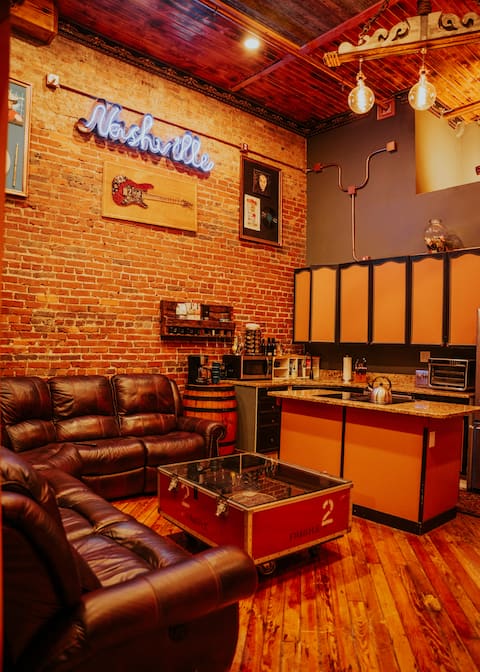 Rockstar Mansion By Broadway