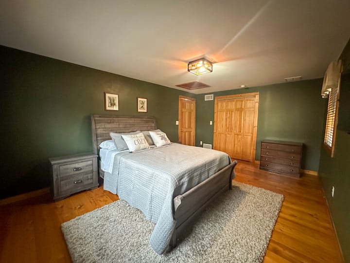 Bedroom 3 - Queen Size Bed