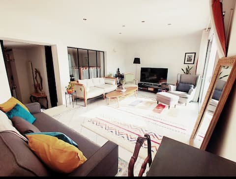 Villa Paris exhibition park