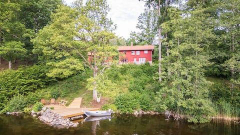 Top performing Airbnb: Eden - A dream by the lake in Borås