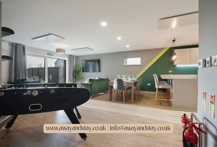 4-bed Eco-home With Trampoline & Tennis Court - Lincoln