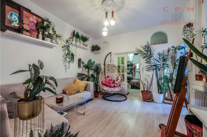 Silencioso piso en la Gran Vía