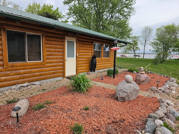 Bear Lodge, Log Cabin On Partridge Lake - Waupaca, WI