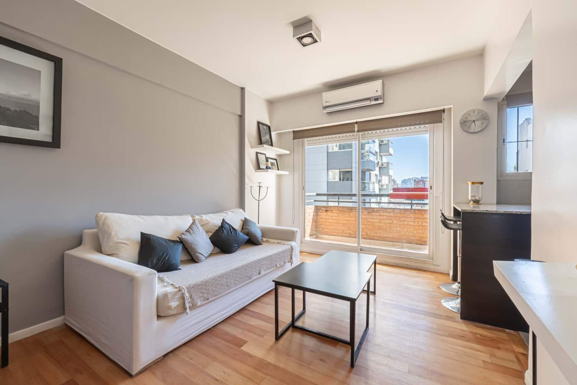 Nuñez apartment with balcony
