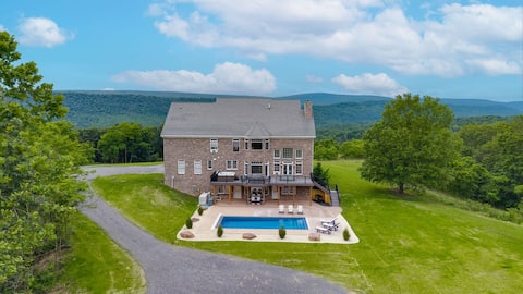 5 -Star Luxury Mountain Getaway - Grandview Lodge