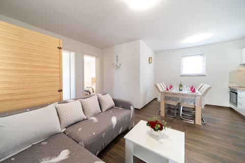 Successful Airbnb property: Apartments Sabbioso-Spa Apartment in Supetarska Draga