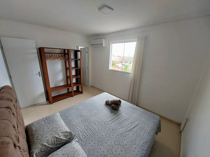 Suite with hot and cold split air 12000btus.
