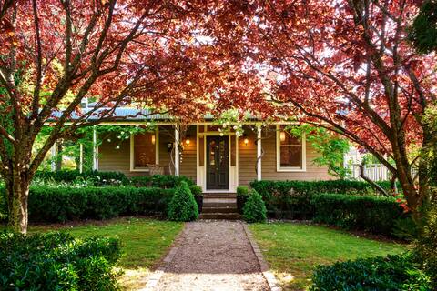 Malakoff House & Cottage