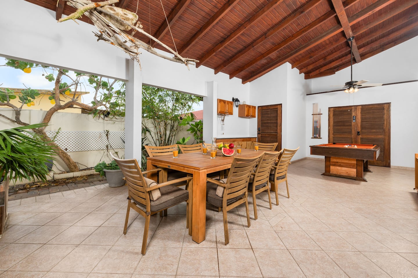 CasAmigos Aruba interior