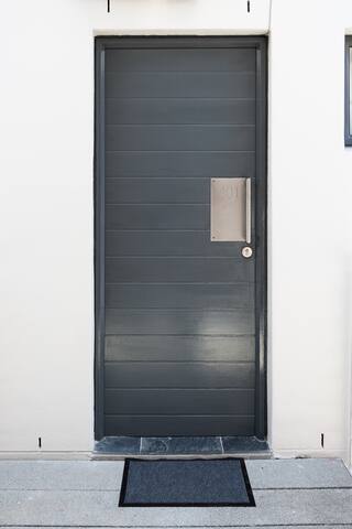 Vibrant apartment close to Greenpoint Stadium gallery image 5