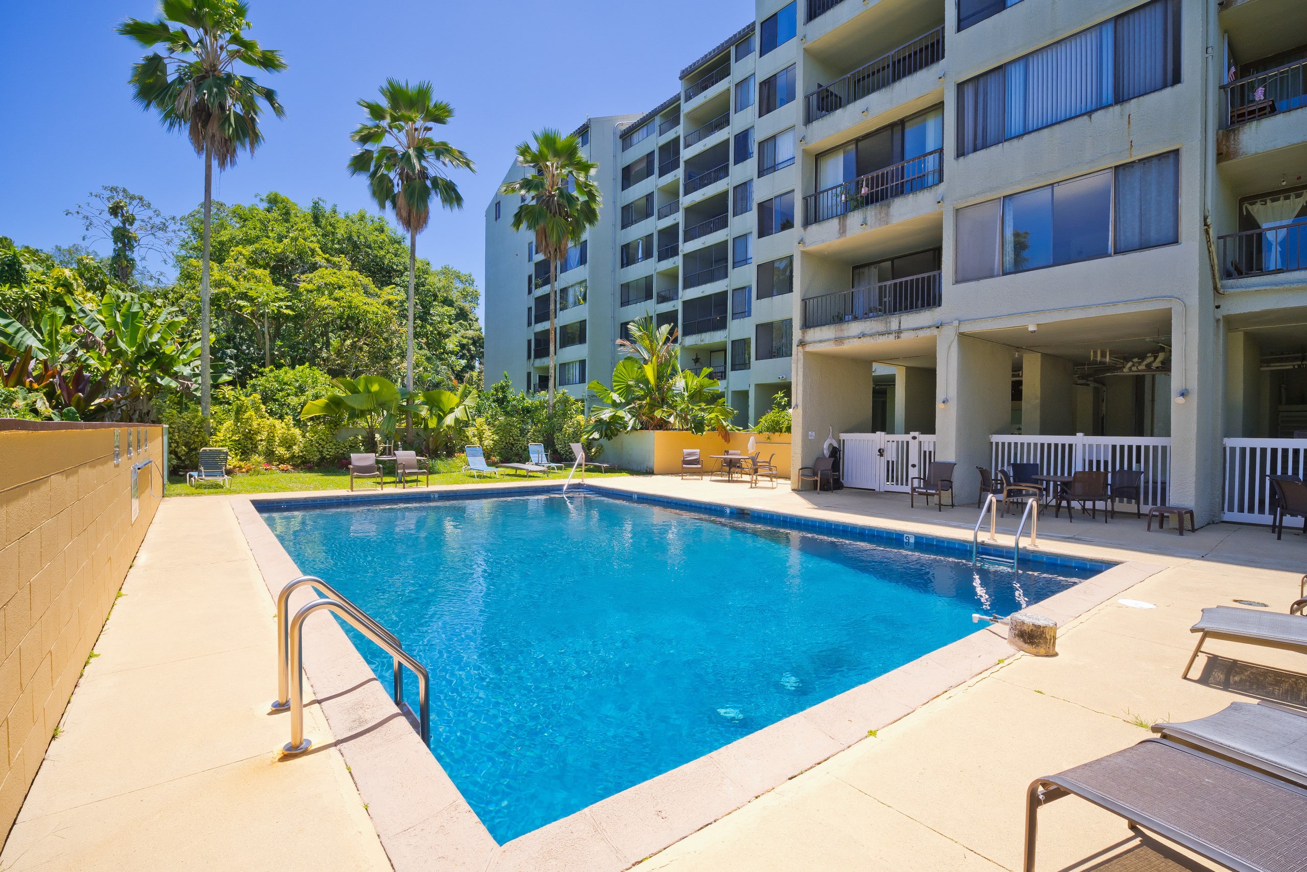 Condo in Hilo · ★4.72 · 2 bedrooms · 3 beds · 1 bath - Image 34