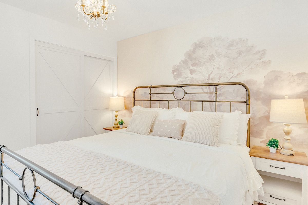 Bedroom 2 - King Bed