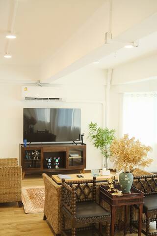 Private Full-Floor Spacious 5BR, CHINA TOWN gallery image 2