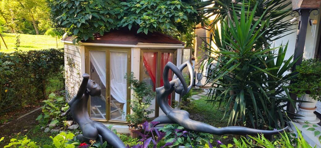 House 11 people 4 bedrooms/bathrooms 2 kitchens gallery image 4