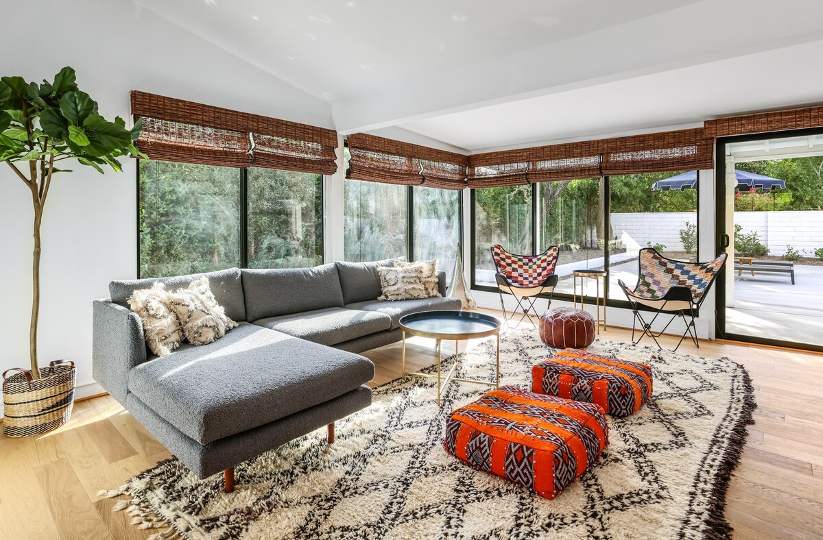 Top performing Airbnb: New Movie Colony Oasis: Saltwater Pool, Spa, Views in Palm Springs