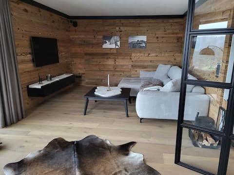 Luxury apartment Alpine Chalet Bergahorn