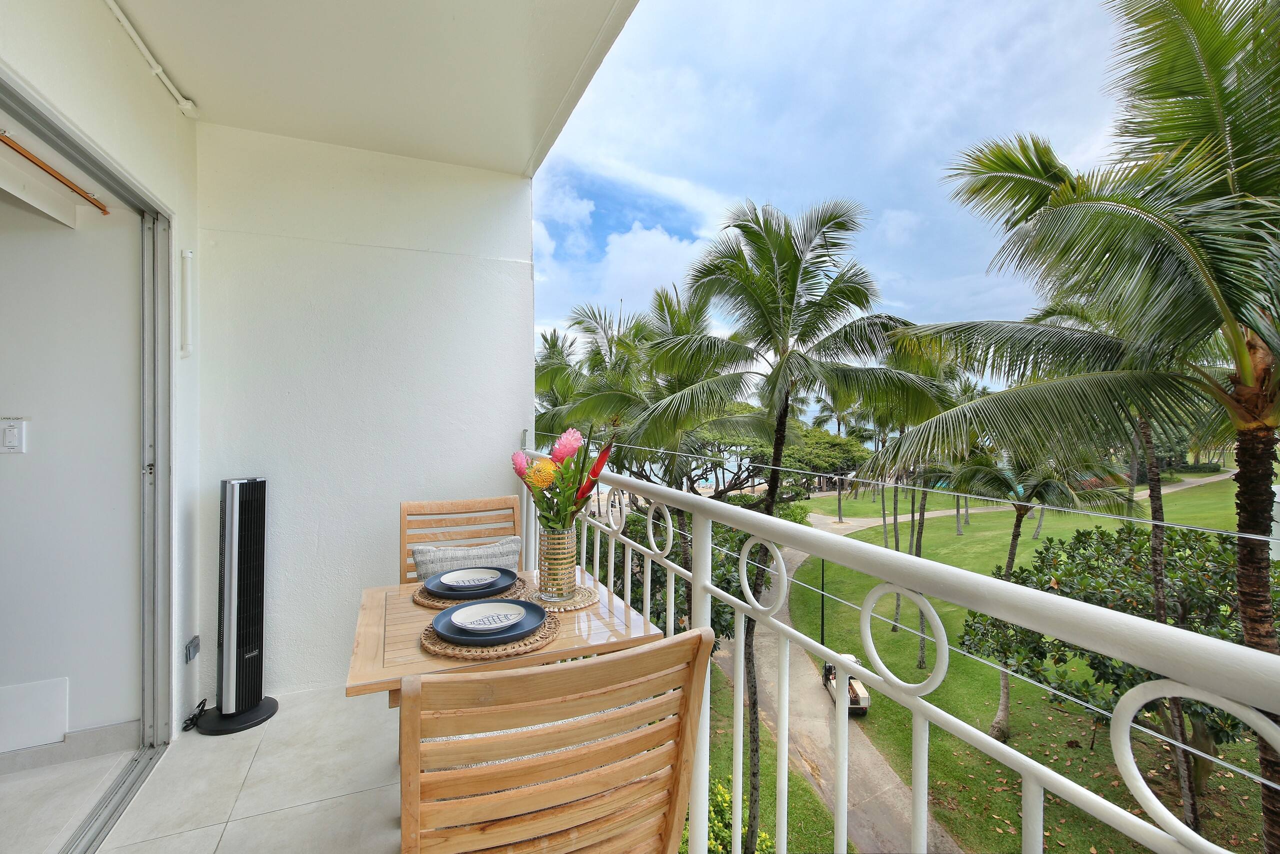Condo in Honolulu · ★4.89 · Studio · 2 beds · 1 shared bath - Image 19