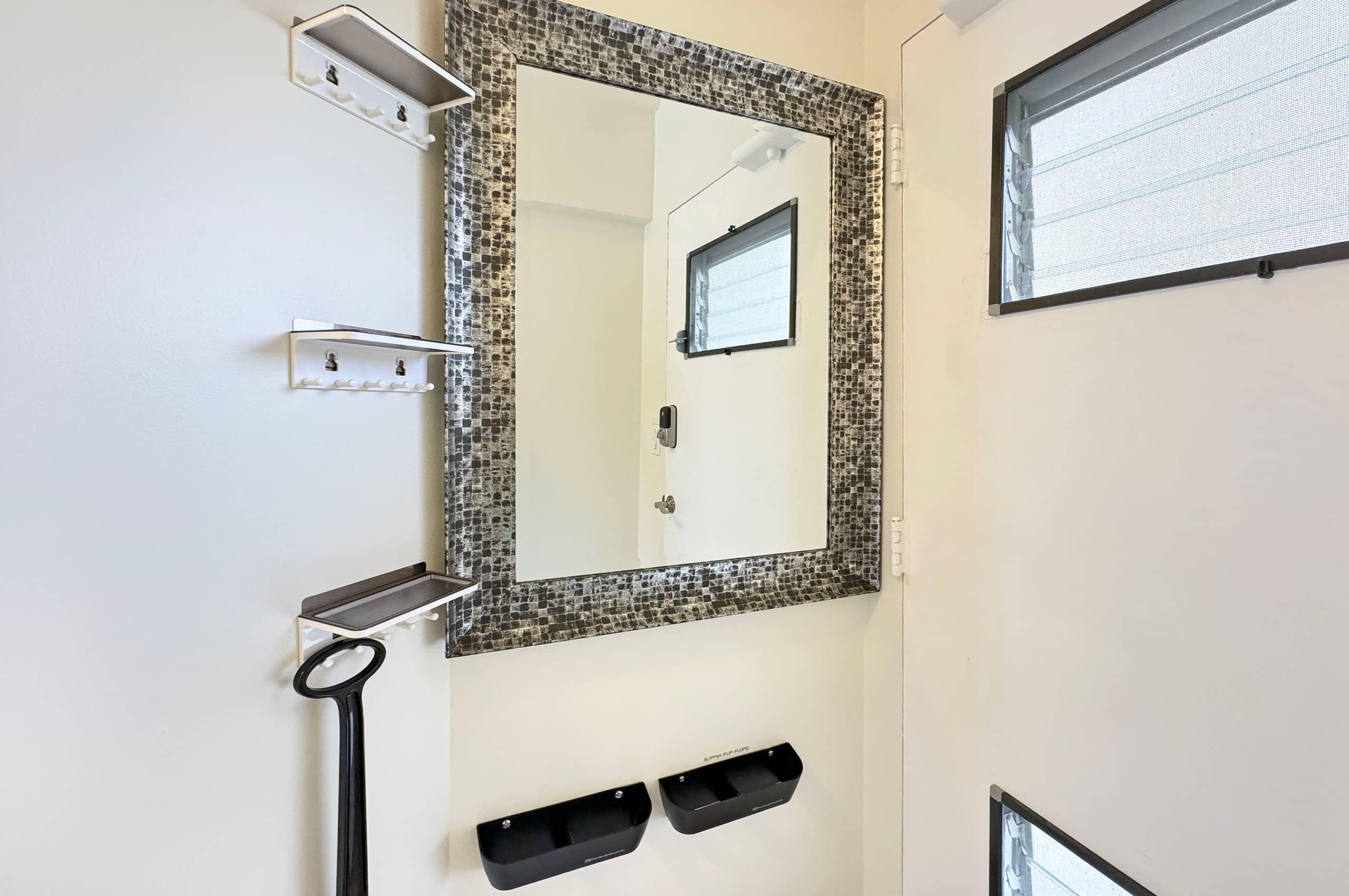 Condo in Honolulu · ★4.89 · Studio · 2 beds · 1 shared bath - Image 4