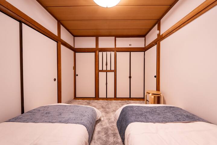 (b)新宿まで電車で8分！/駅から徒歩6分/4寝室/3風呂/大人数 gallery image 3