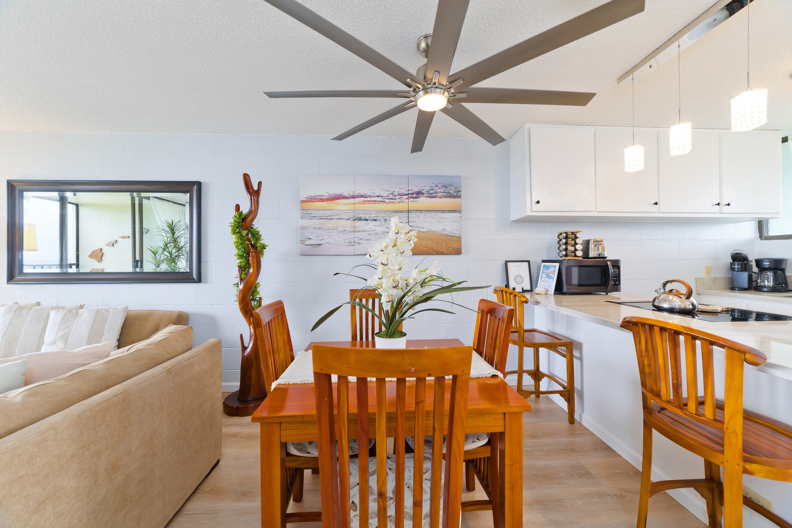 Condo in Hilo · ★4.67 · 2 bedrooms · 4 beds · 1 private bath - Image 9