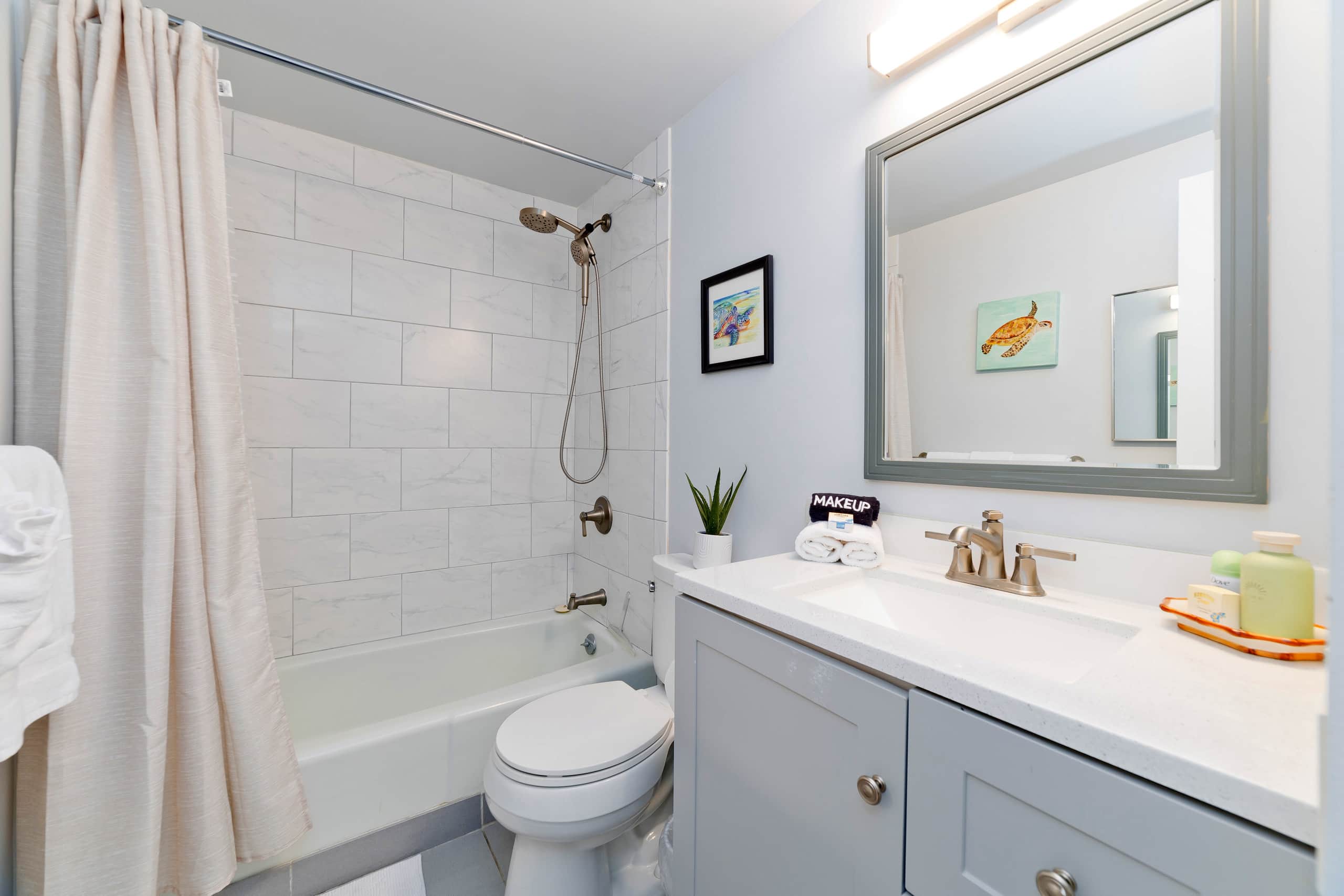 Condo in Hilo · ★4.67 · 2 bedrooms · 4 beds · 1 private bath - Image 15