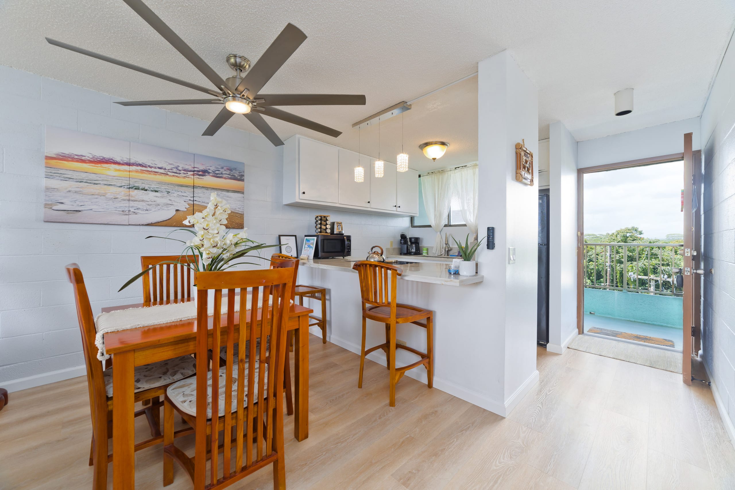 Condo in Hilo · ★4.67 · 2 bedrooms · 4 beds · 1 private bath - Image 10