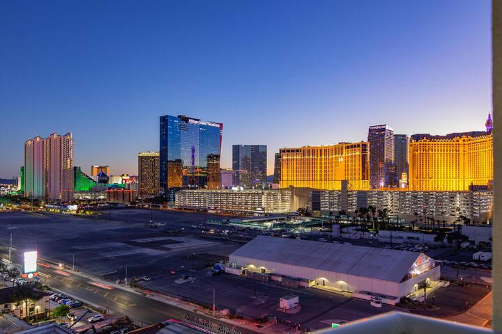 Presidential Suite | Strip View | No Resort Fees! gallery image 5