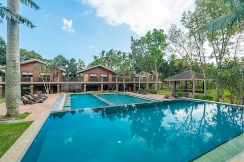 Farm Estate WHOLE PLACE w/ POOLS, garden KTV Wifi