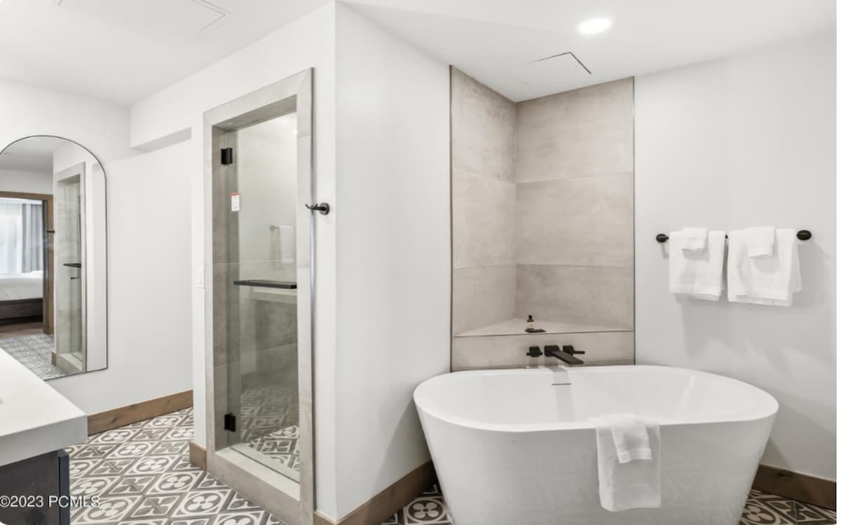 Luxury Suite