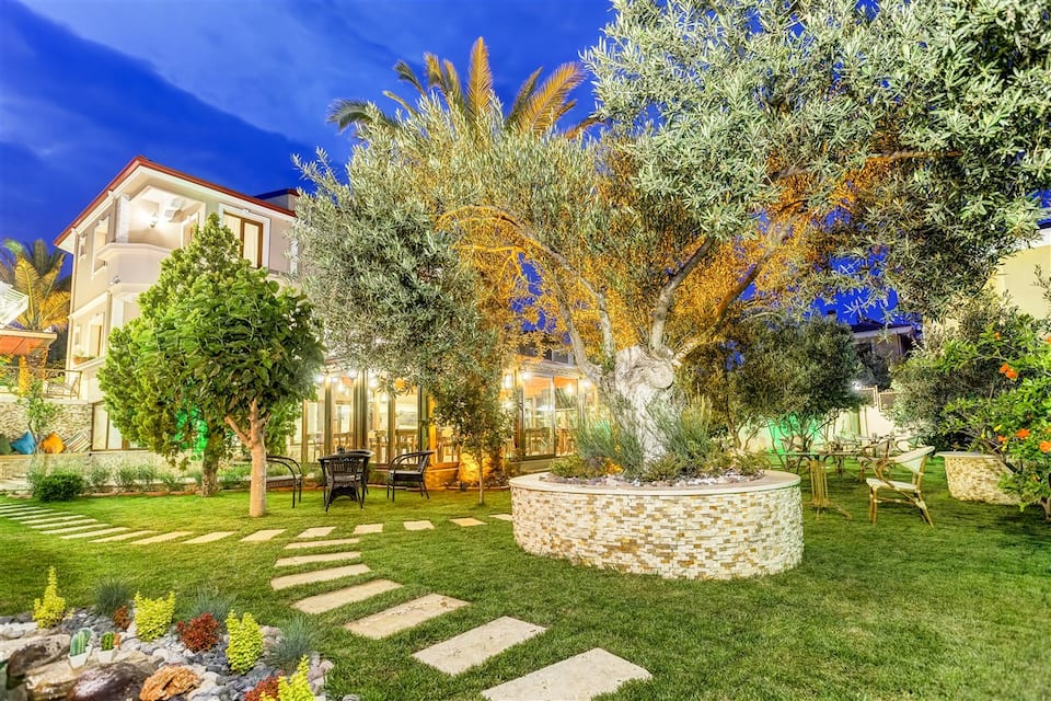Top-earning Airbnb listing in Ayvalık, 1 bedroom